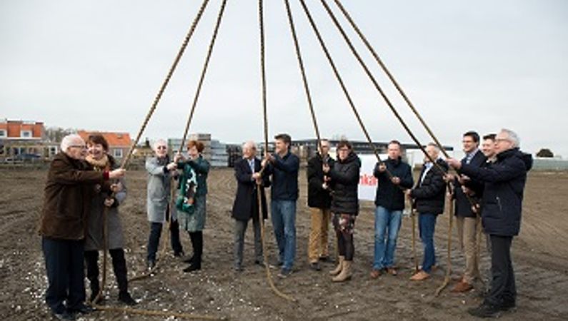 Eerste paal nieuwbouw Beekenkamp